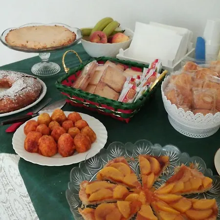 Il Mattino Del Salento Couette-café Leverano